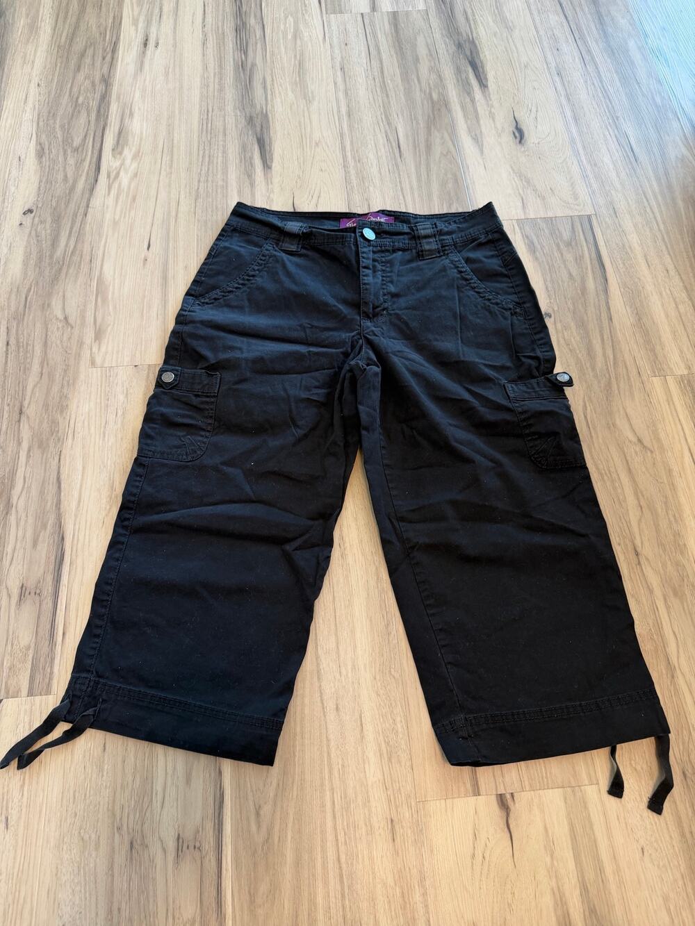 Gloria Vanderbilt Women's Size 6 Black Capri Cargo Pants Short Ankle Tie